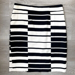 Ann Taylor Black and Off-White/Cream Pencil Skirt, Women’s Size 8, Petite